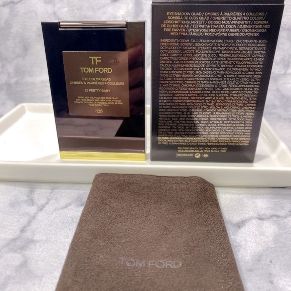 Tom Ford Quad Eyeshadow Pallete with 2 Applicators - Pretty Baby Shade, NEW - Picture 7 of 10